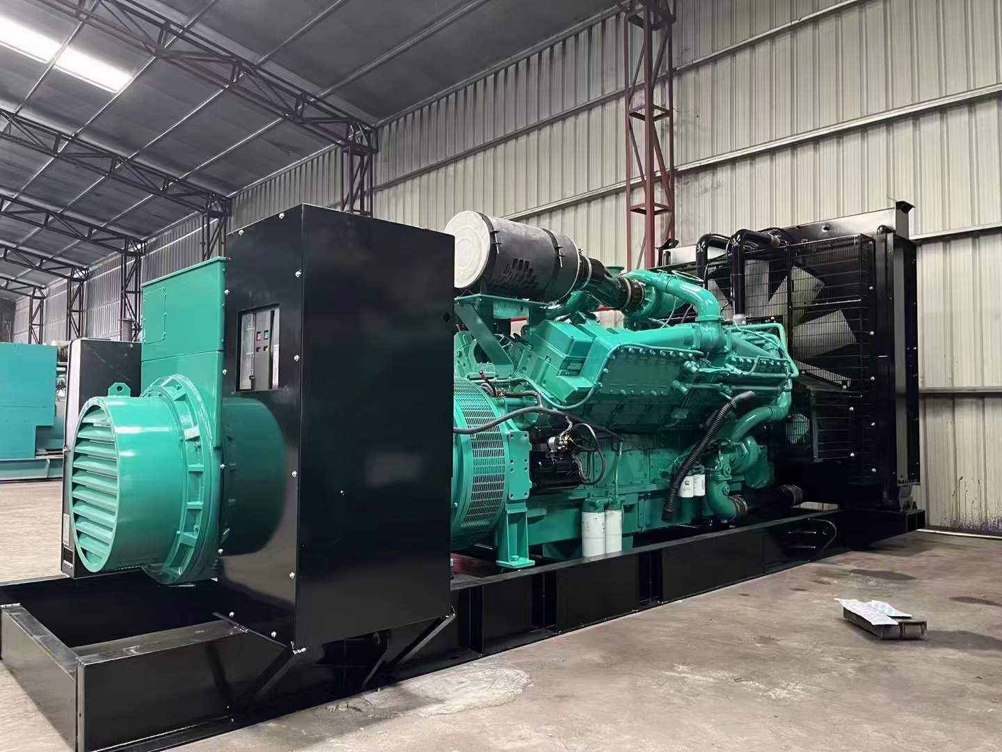 中站如何降低 800kW 柴油发电机输出电流的波动？